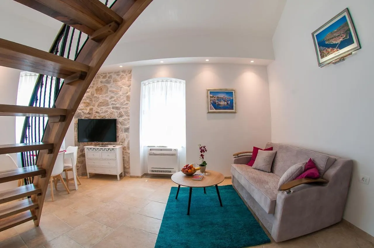 Bazzar Apartments 0*, Trogir Croatia
